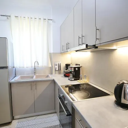 Premium Private Parking - Luxury Living Lefkada Apartment