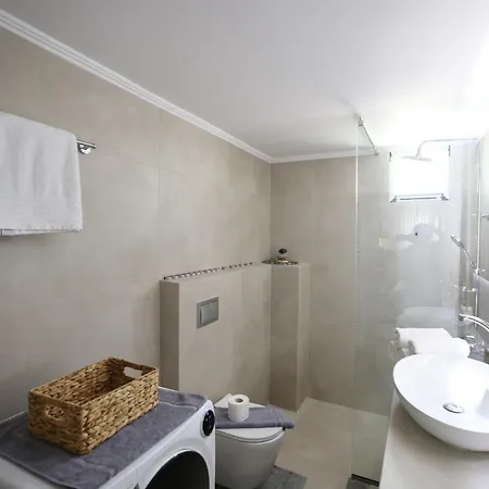 Premium Private Parking - Luxury Living Lefkada Apartment