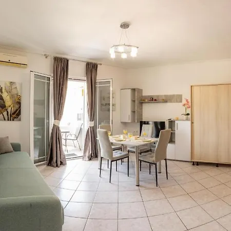 Premium Private Parking - Luxury Living Lefkada Apartment